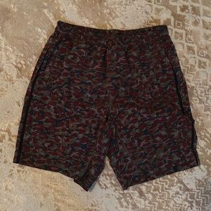 Lululemon 9” lined pace breaker